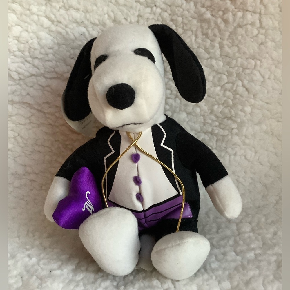 Whitmans Peanuts Plush Valentine Snoopy Dog Tuxedo Plush Stuffed Animal w Tags